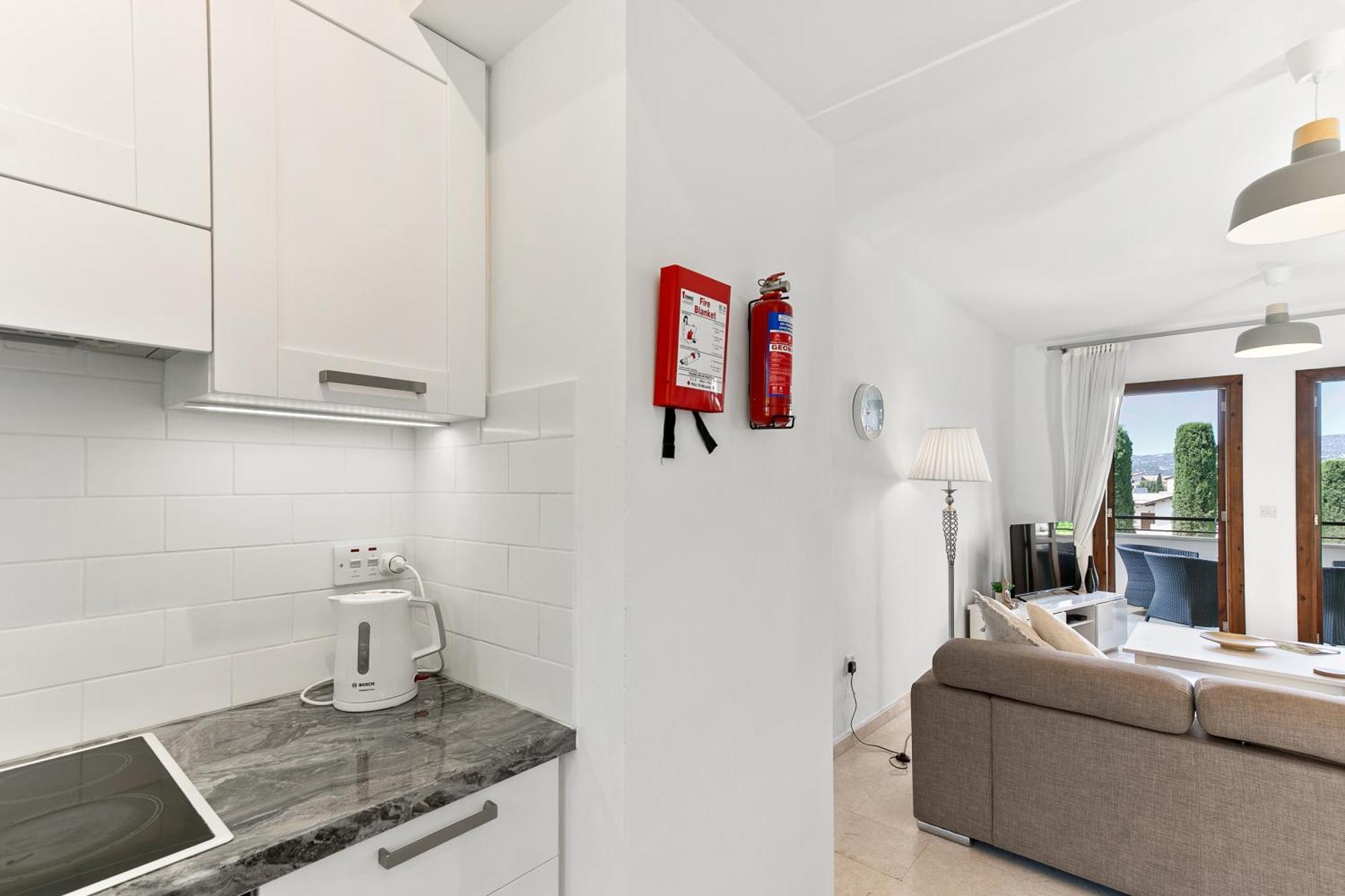 2 Bedroom Apartment Chloe With Communal Pool, Aphrodite Hills Resort Sakarya Dış mekan fotoğraf