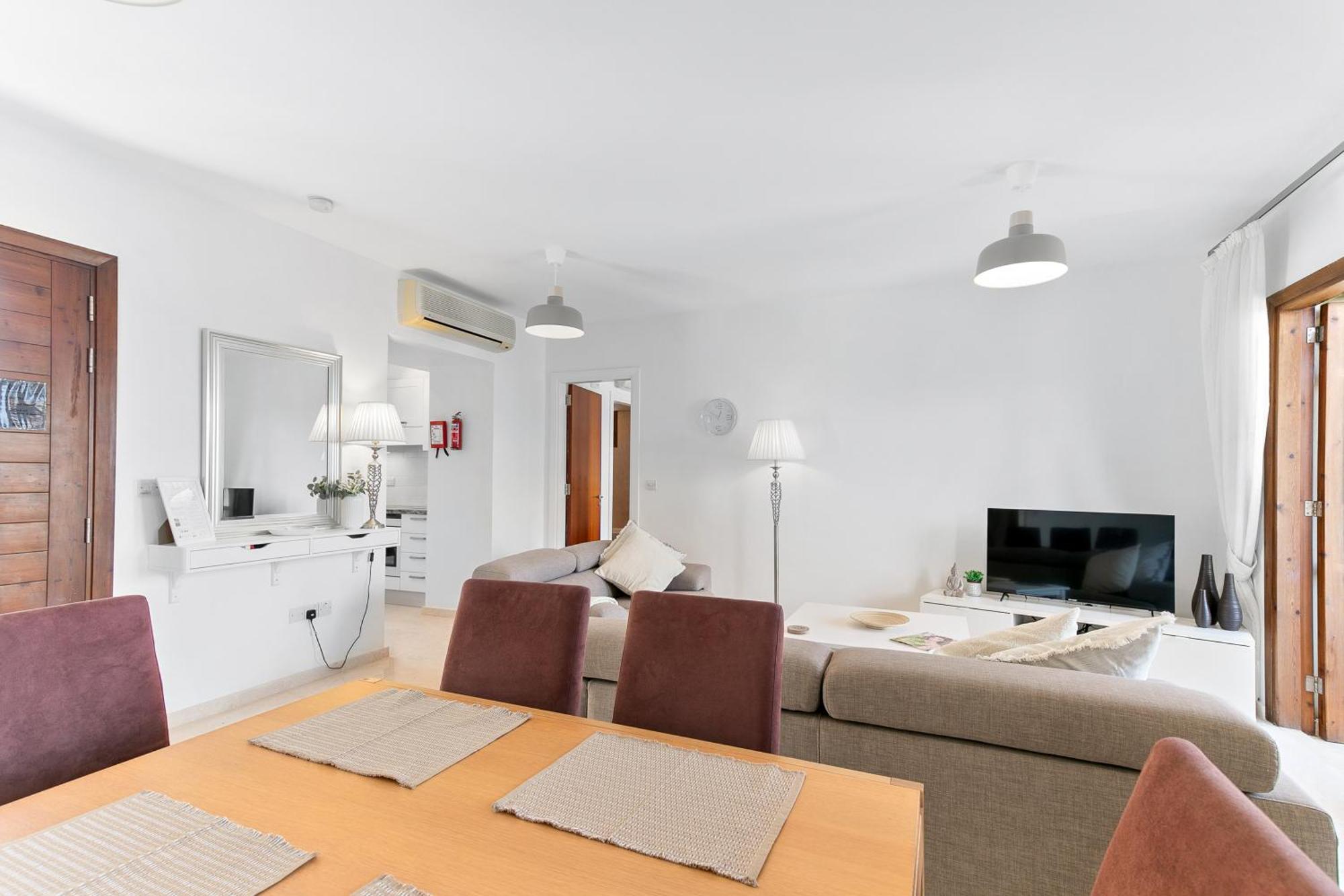 2 Bedroom Apartment Chloe With Communal Pool, Aphrodite Hills Resort Sakarya Dış mekan fotoğraf